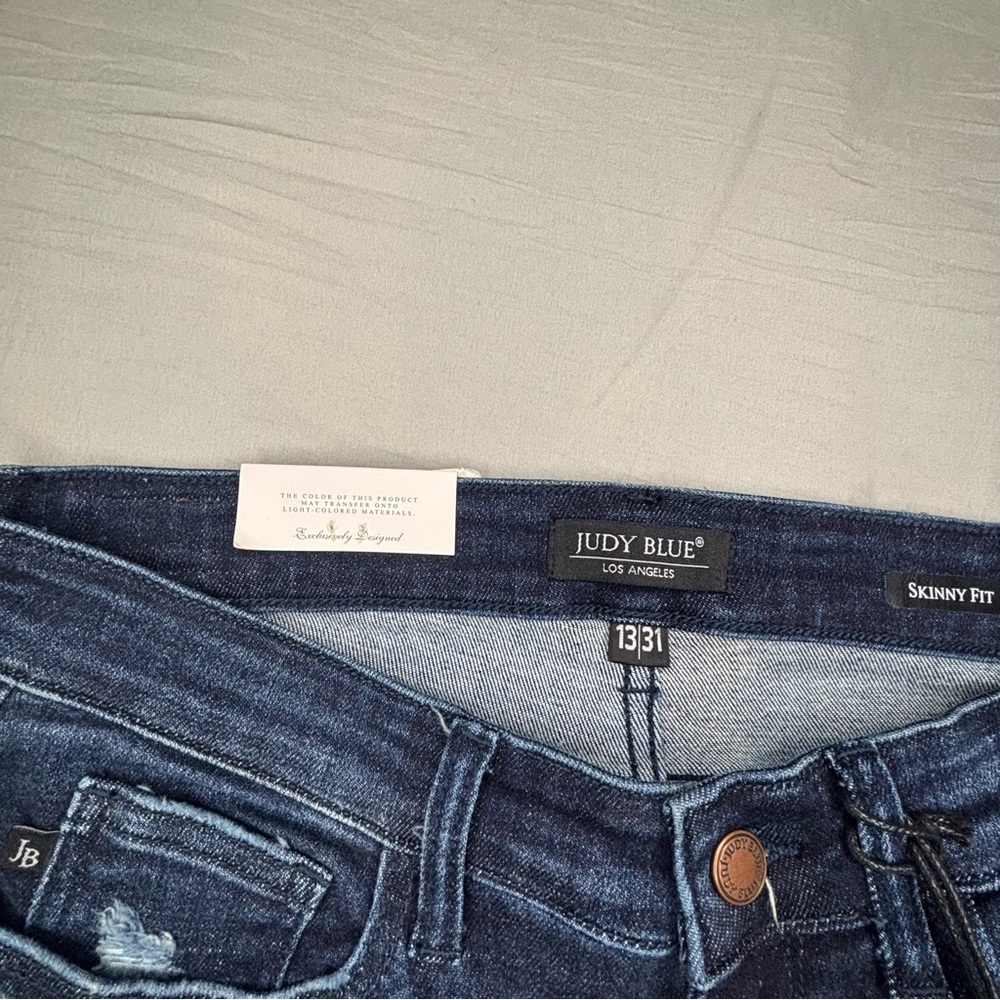 Judy Blue Jeans Women’s 13/31 Mid Rise Skinny Fit - Picture 5 of 7